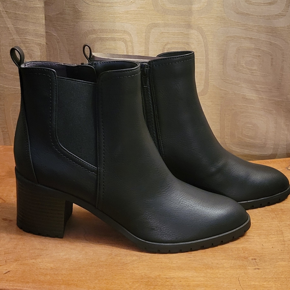 Women's Lifestride Black Boots NWT